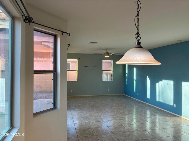 Building Photo - 3340 S Sunland Dr
