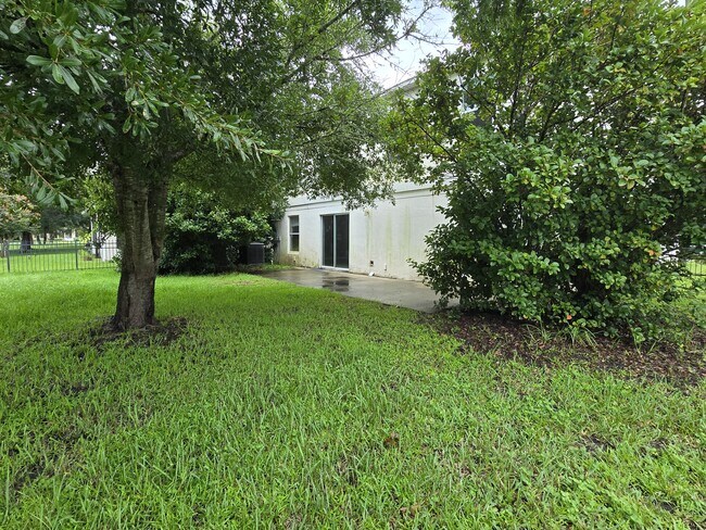 Building Photo - 405 Brooklet Cir