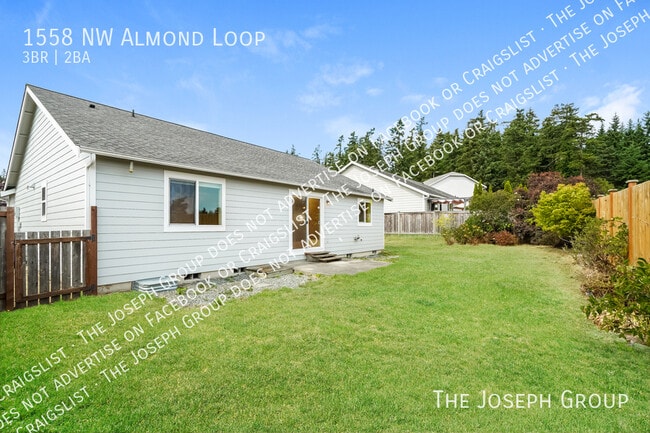 Building Photo - 1558 NW Almond Loop