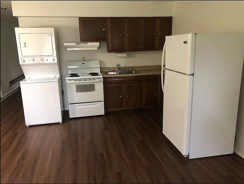 Building Photo - 2766 Forest Ave