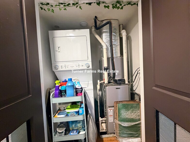 Building Photo - 31 Humphreys St