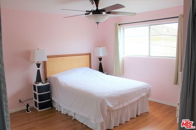 Building Photo - 2501 W Redondo Beach Blvd