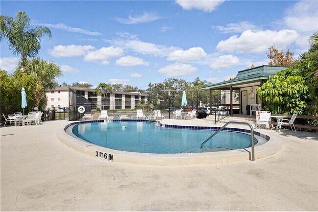 Building Photo - Furnished Annual - Close to Venice Beach!