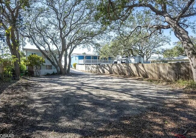 Building Photo - 3047 S Peninsula Dr