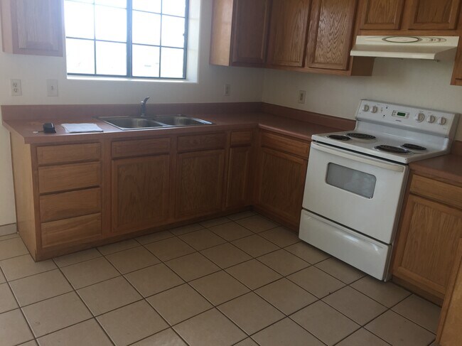 Building Photo - 1141 Calle Carmelita