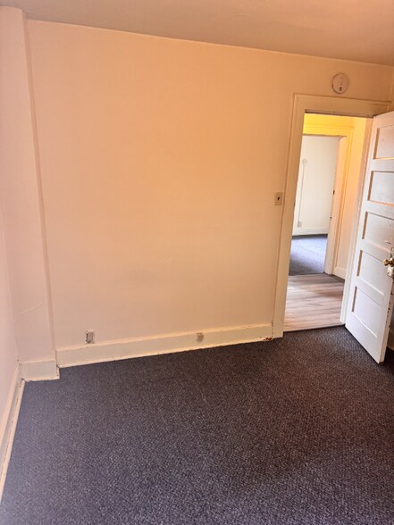 Building Photo - 511 E Beaver Ave