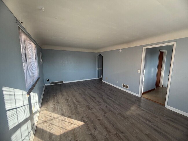 Building Photo - 3440 Robb Ave