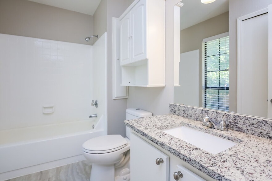 Building Photo - 3725 Whitefern Dr