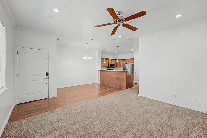 Building Photo - 1474 W 10 S