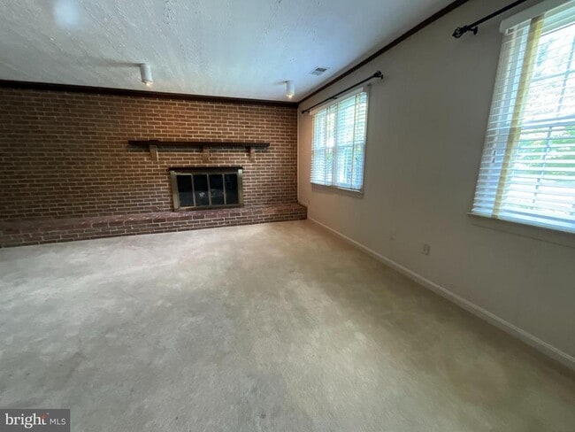 Building Photo - 615 Kearney Ct SW
