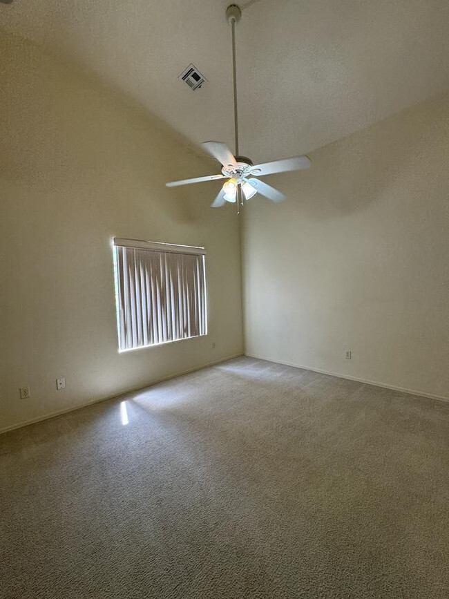 Building Photo - 3829 Camino del Vara