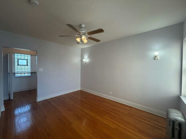Building Photo - 4409 N Kenneth Ave