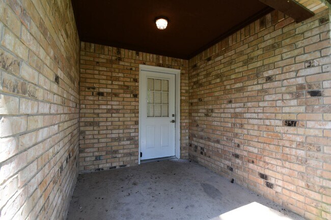 Building Photo - 2529 Westminster Dr