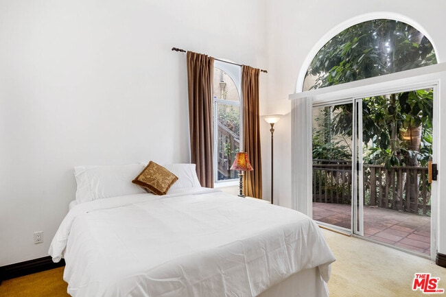 Building Photo - 3030 Passmore Dr