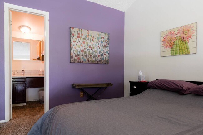 Building Photo - Cozy 1B/1B Condo off Canyon in Downtown Boulder - Available May 8!