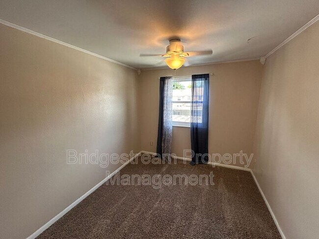 Building Photo - 1404 Crown Point Ct