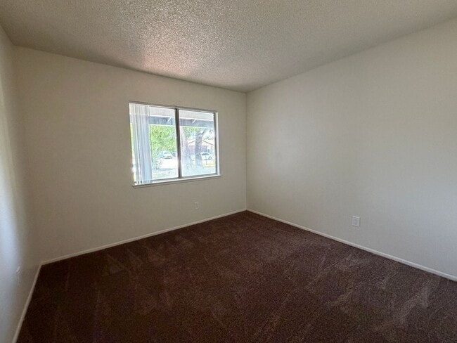 Building Photo - 1859 Ellen Cir