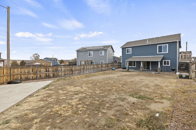 Building Photo - Spacious 4-Bedroom Home with Loft, Solar & Fenced Backyard