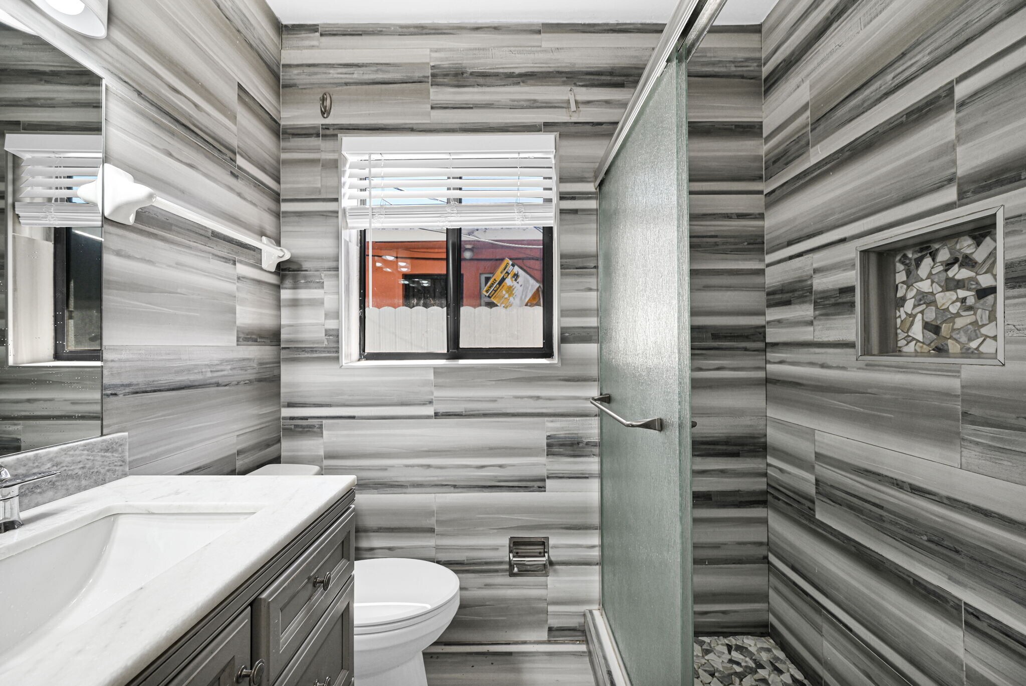 Building Photo - 6430 NE 1st Ct