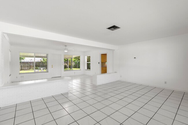 Building Photo - 360 Palmetto St