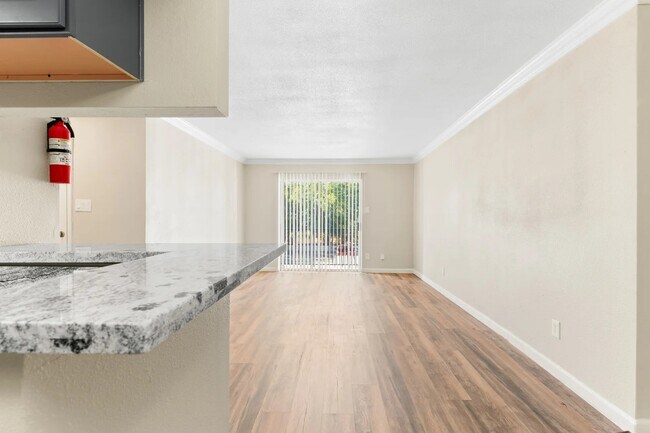Building Photo - Limited-Time Offers | Schedule Your Tour T...