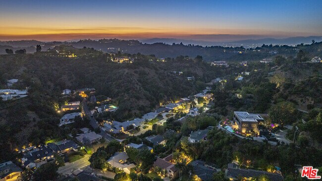 Building Photo - 2271 Gloaming Way