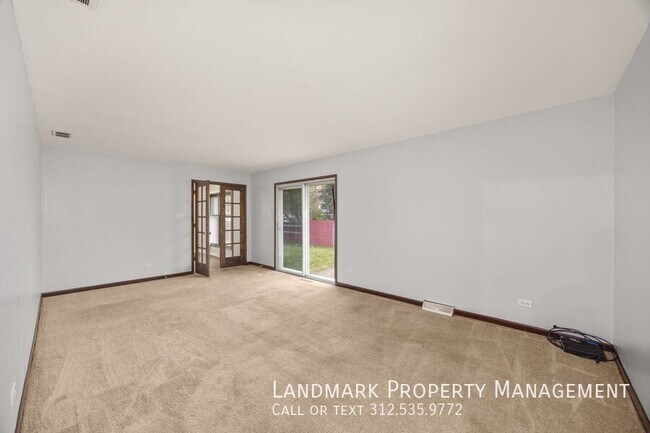 Building Photo - 654 Cambridge Ave