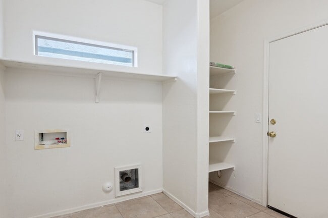 Building Photo - 2711 W Jasper Butte Dr