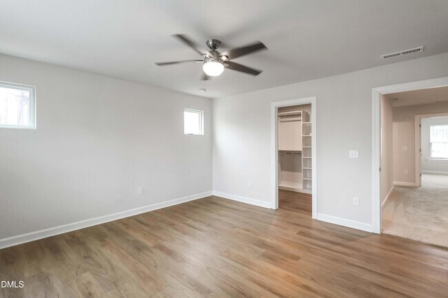 Building Photo - 521 Brittany Ct