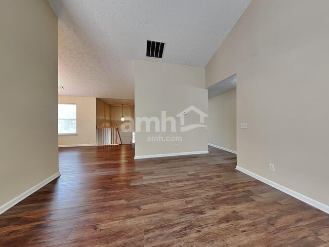 Building Photo - 931 Winding Down Way