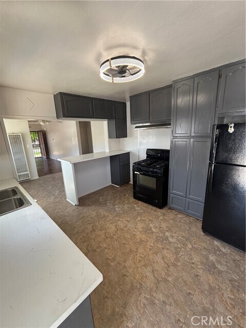 Building Photo - 646 W Belmont St