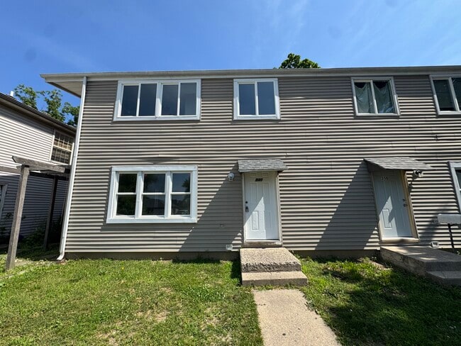 Primary Photo - 340 Hickory St