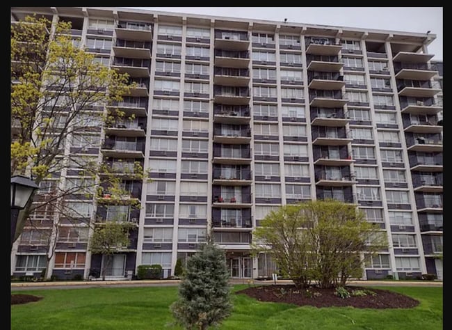 Primary Photo - 8801 W Golf Rd