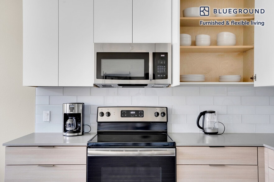 Building Photo - 2000 Fifth Street-SI FL4-ID1059