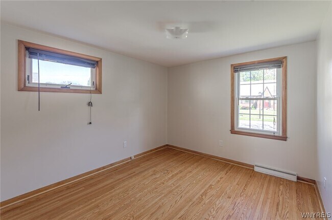 Building Photo - 279 Irvington Dr