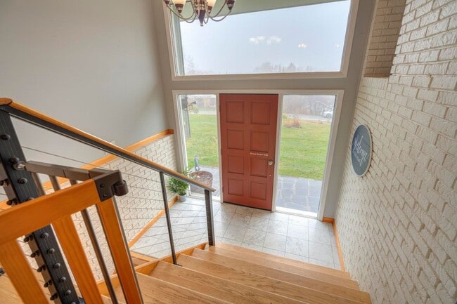 Building Photo - 202 Fincastle Dr