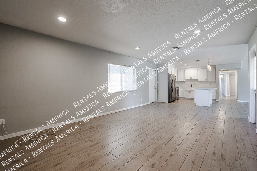Building Photo - 12840 N 30th St