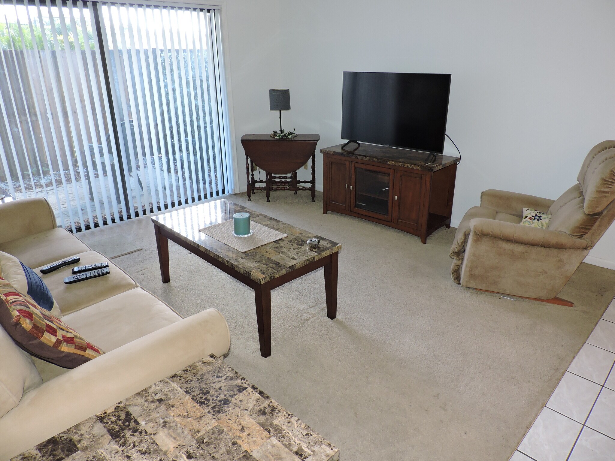 Building Photo - 3402 Gardens East Dr