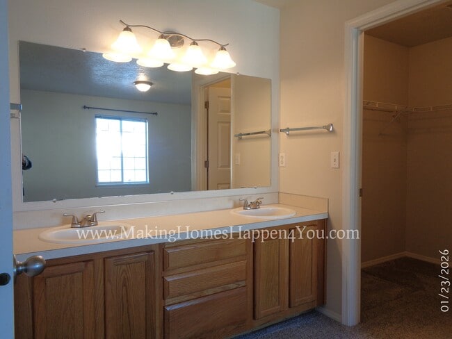 Building Photo - 7475 Parkplace Dr NE