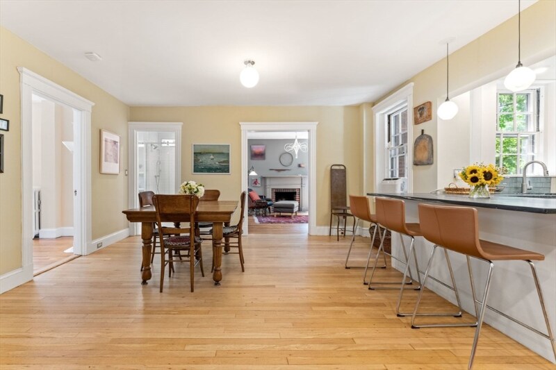 Building Photo - 43 Linnaean St