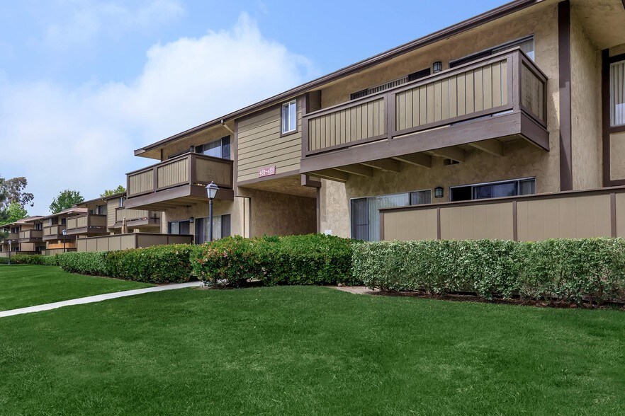The Timbers Apartment Homes 301 W Vineyard Ave Oxnard CA 93036