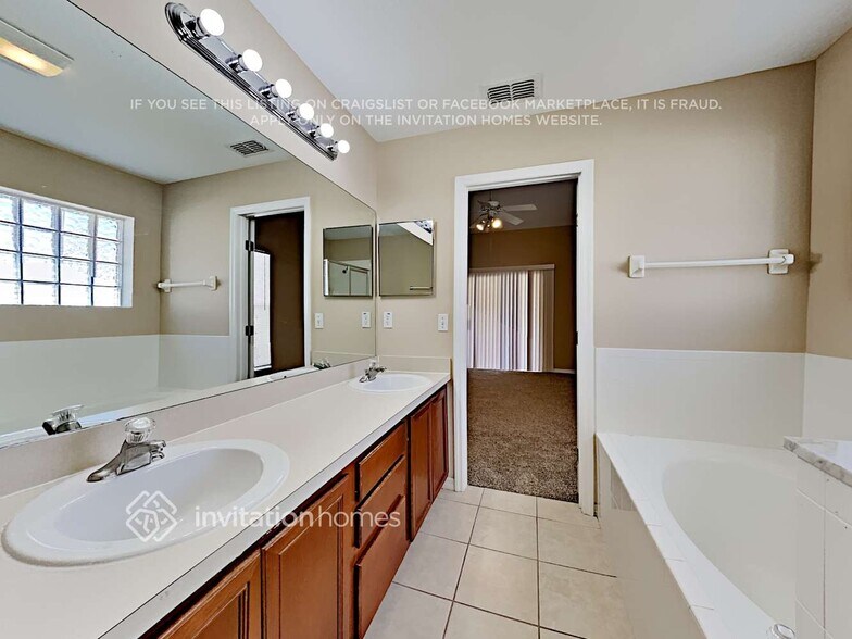 Building Photo - 749 Gentle Breeze Dr