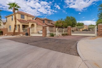 Building Photo - Gated Community 2 Bed/2 Bath Condo Furnished Long term Boat deep garage