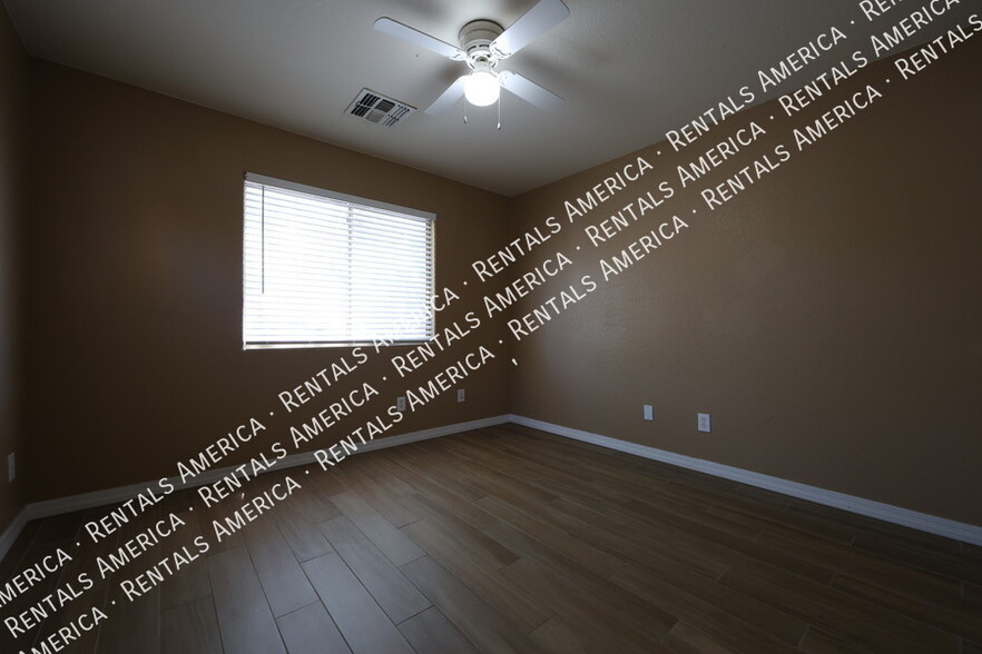 Building Photo - 42604 W Oakland Dr
