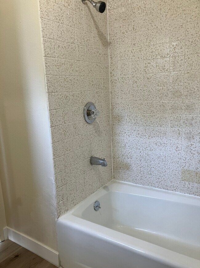 Bath pic 2 - Selby Rose Townhome