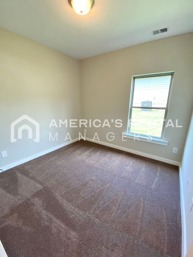 Building Photo - DEPOSIT PENDING! Home for Rent in Clanton,...