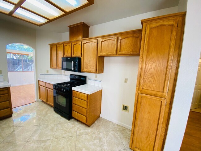 Building Photo - Laguna Home on Quiet Cul-De-Sac