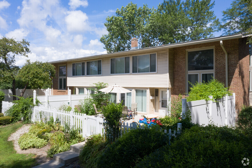 Building Photo - Clayton Park Townhouses