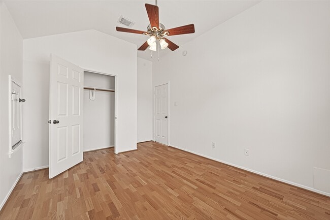 Building Photo - 24919 Spring Aspen Ct