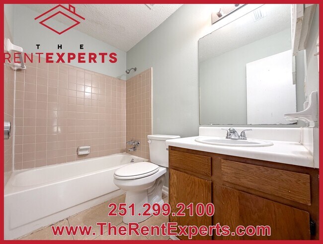 Building Photo - 9760 Royal Woods Dr N